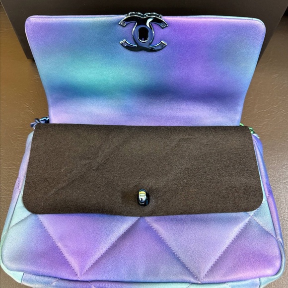 Brand New Chanel 2021 Medium Blue Tie Dye 19 Flap Bag Limited Edition - Picture 6 of 16